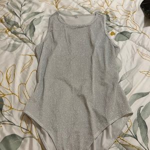 Size M grey/white sparkle body suit